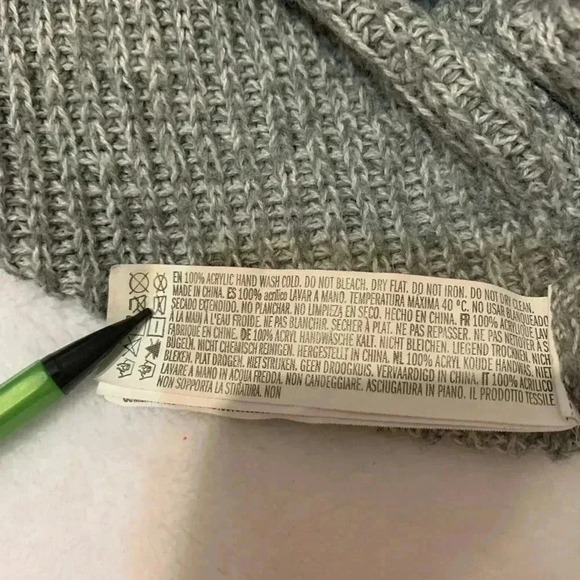 Forever 21 Women's Pullover Long Sleeve Knit Sweater V Neck Gray Size S - Picture 5 of 8